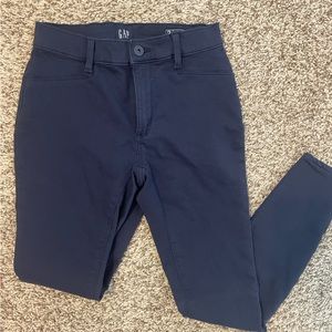 Gap Stretch Skinny pant size 2 Navy